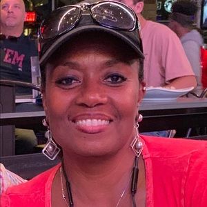 Meet your Posher, Lenore